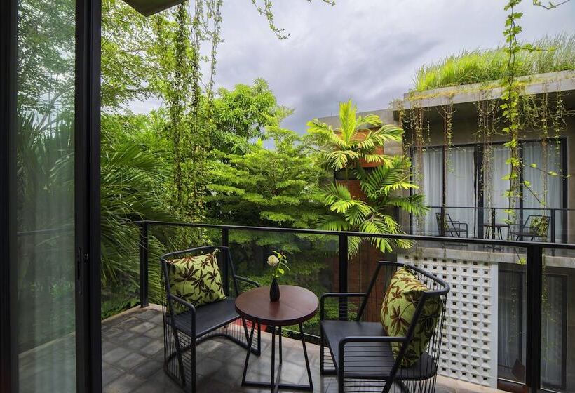 فندق Solitaire Kamreuk Resort