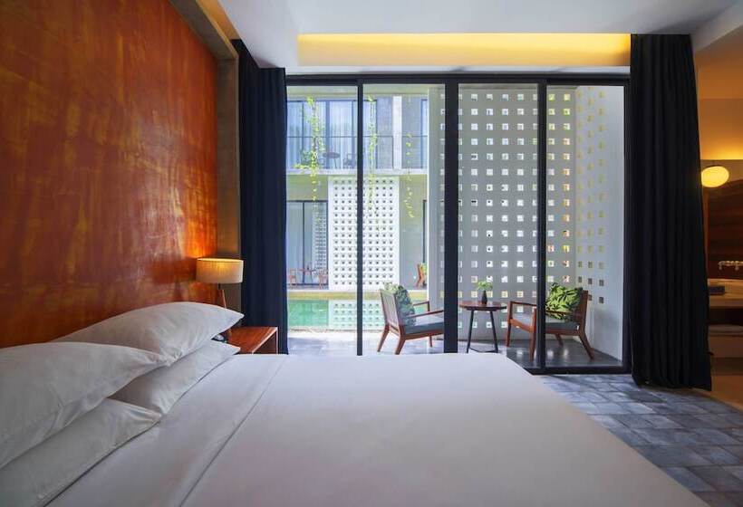 فندق Solitaire Kamreuk Resort