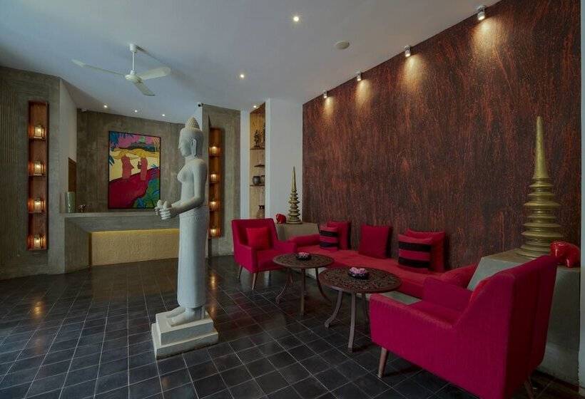 فندق Solitaire Kamreuk Resort