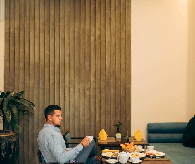 فندق Solitaire Kamreuk Resort