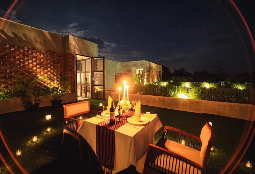 فندق Solitaire Kamreuk Resort