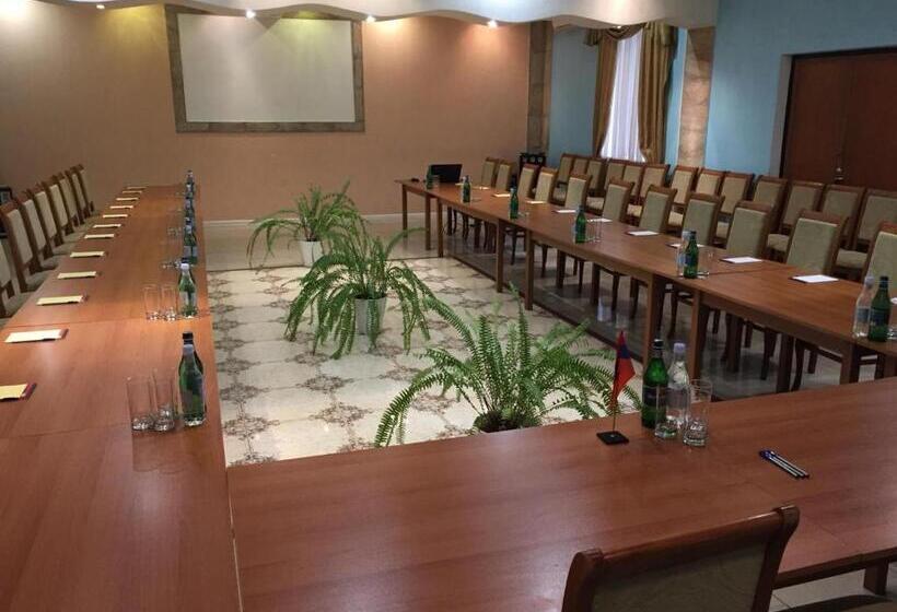 Vayk Hotel And Tourism Center