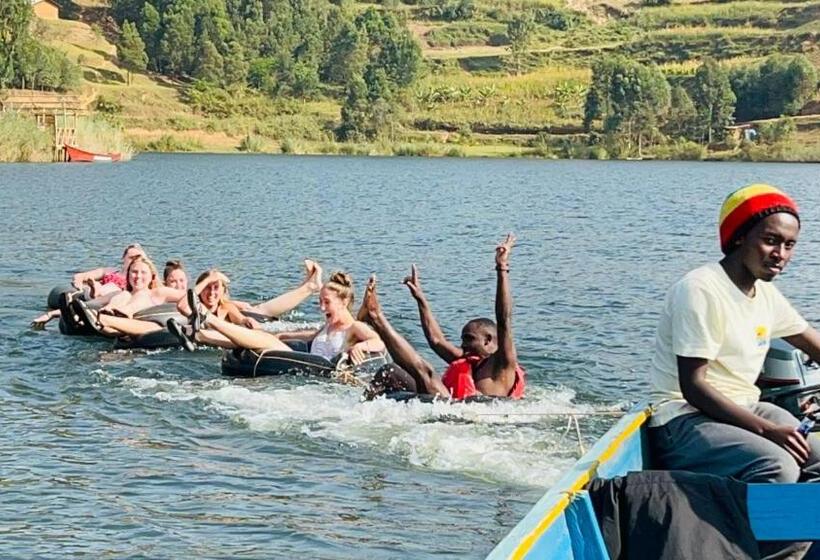 Lake Bunyonyi Rock Resort
