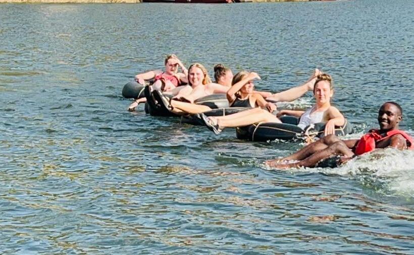 Lake Bunyonyi Rock Resort