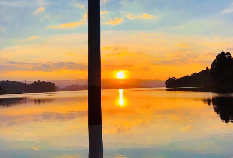 Lake Bunyonyi Rock Resort