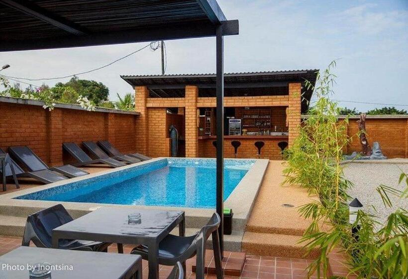 אתר נופש Assinie Lodge