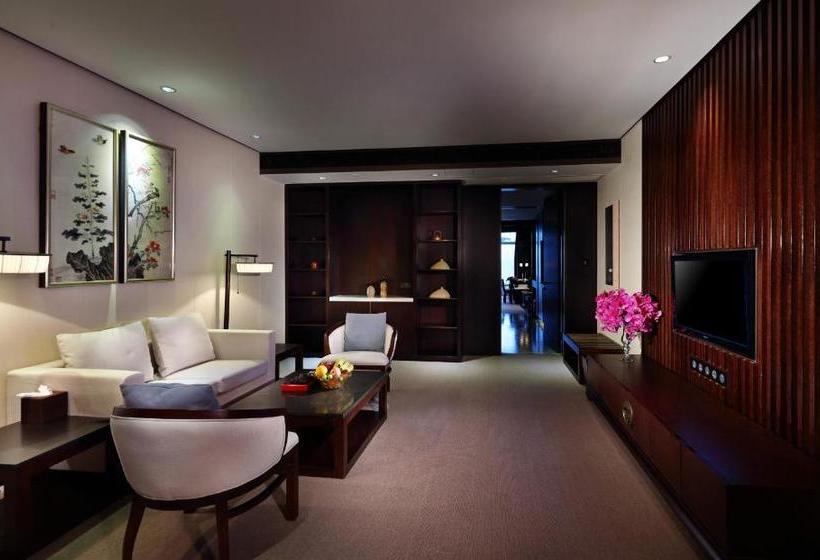 אתר נופש Shenzhen Castle Golf