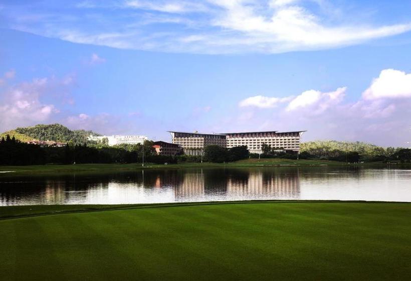 استراحتگاه Shenzhen Castle Golf