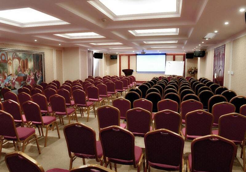 Vienna Hotel Songgang Yanchuan Road