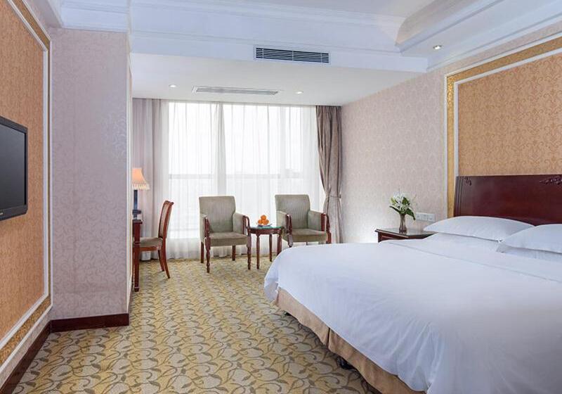 Vienna Hotel Songgang Yanchuan Road