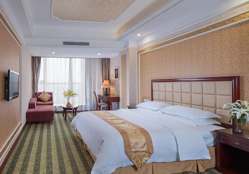 Vienna Hotel Songgang Yanchuan Road
