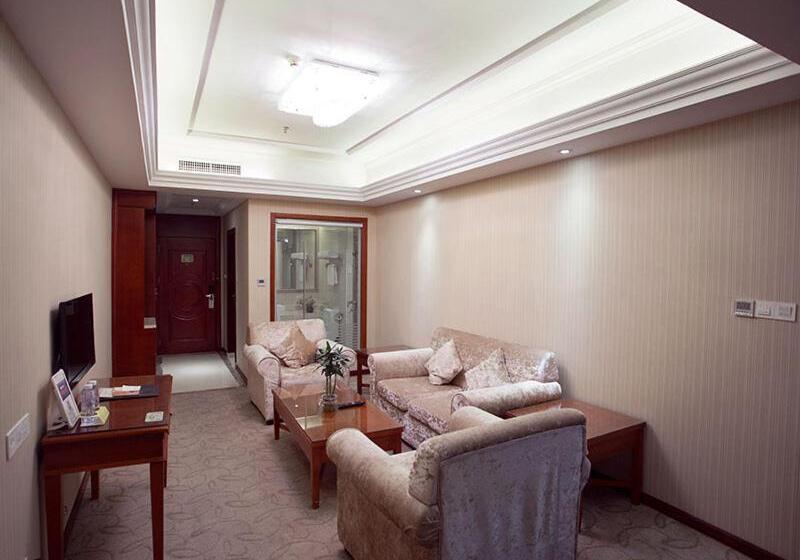 Vienna International Hotel Shenzhen Songgang Wanzhao Square