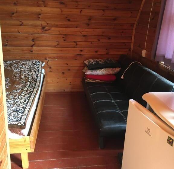 هاستل номера в деревянных домиках