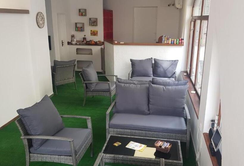 فندق صغير House Coffe