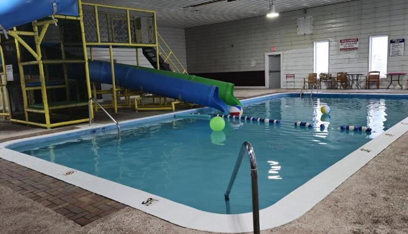 فندق صغير Rodeway Inn Formerly Camp Inn Lodge