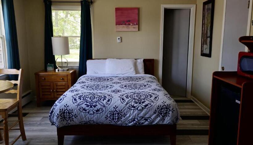 فندق صغير Rodeway Inn Formerly Camp Inn Lodge