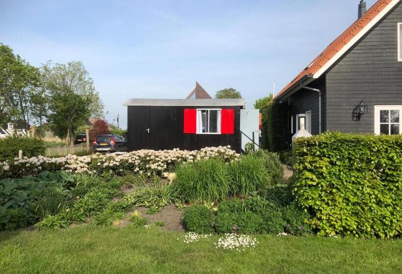 مبيت وإفطار Chalet Royal