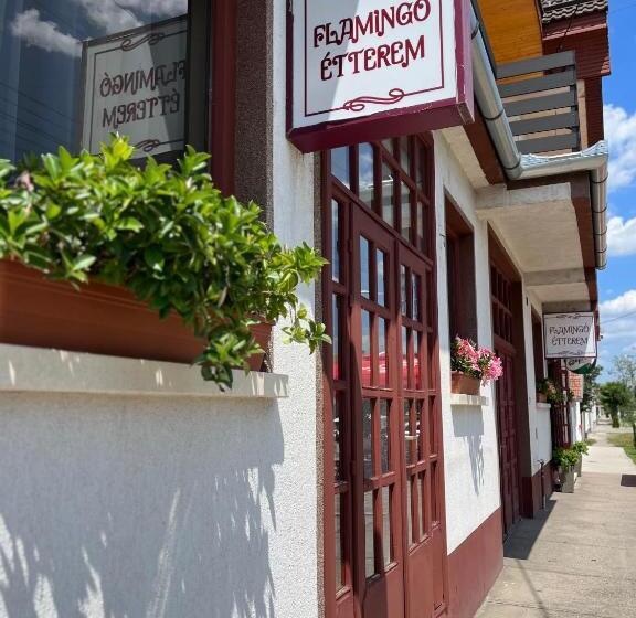 تختخواب و صبحانه Flamingó Szállás