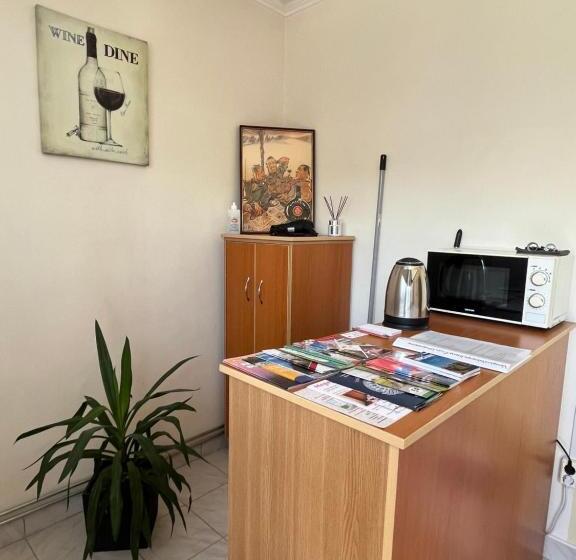 تختخواب و صبحانه Flamingó Szállás