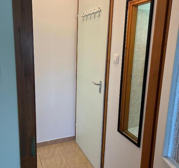 تختخواب و صبحانه Flamingó Szállás