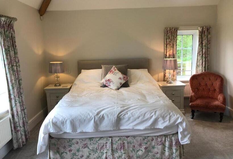 مبيت وإفطار Whiteways Farmhouse