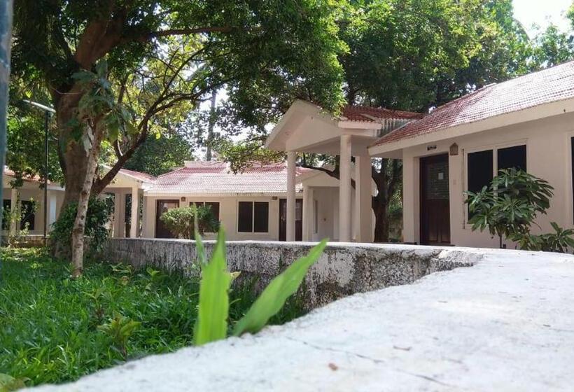 Esakki Highview Resort  Fivefalls