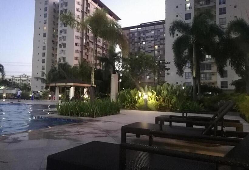 هتل Cozy Staycation At Eastbay Residences