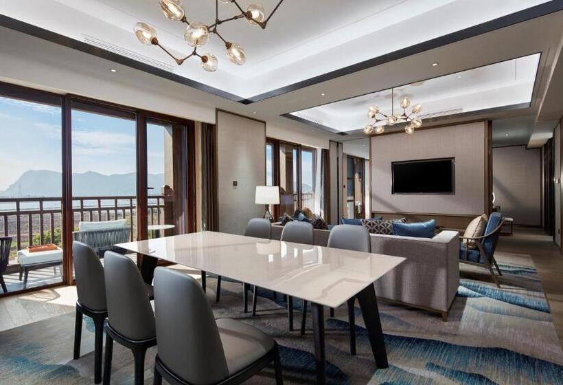 هتل Dian Lake Steigenberger Kunming