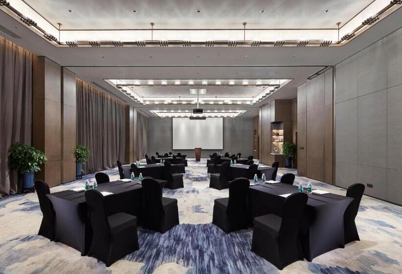 هتل Dian Lake Steigenberger Kunming