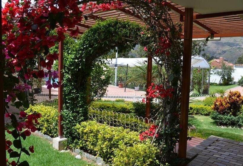 فندق Hostería Estancia El Angel