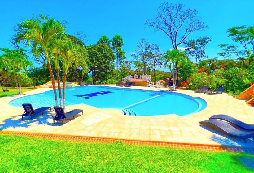 Отель Kamelot Colonial