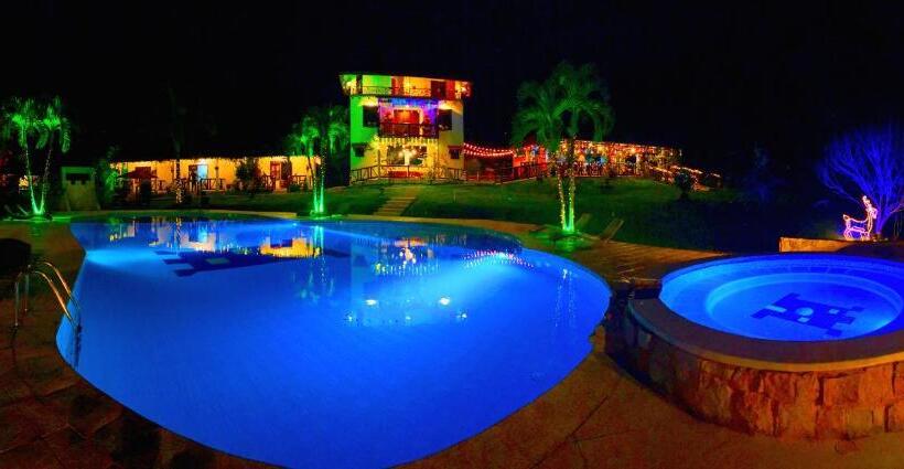 هتل Kamelot Colonial