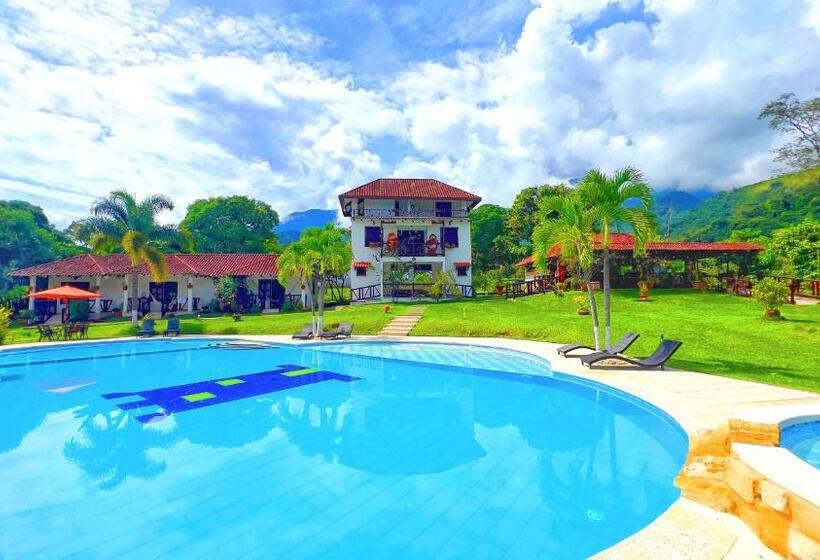 Отель Kamelot Colonial