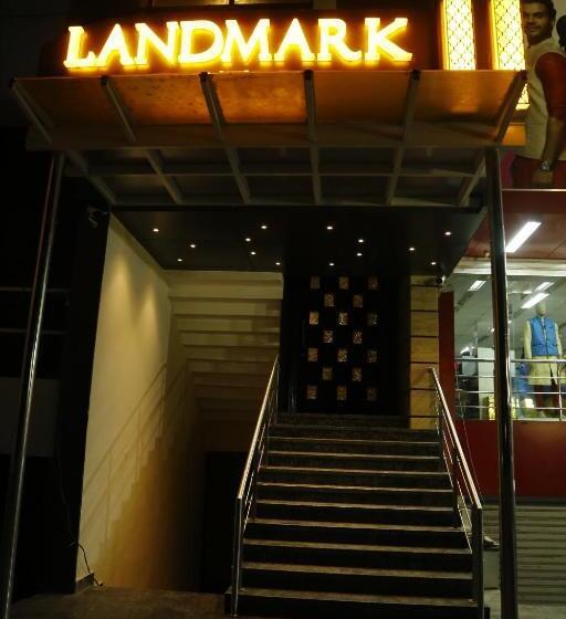 Отель Landmark