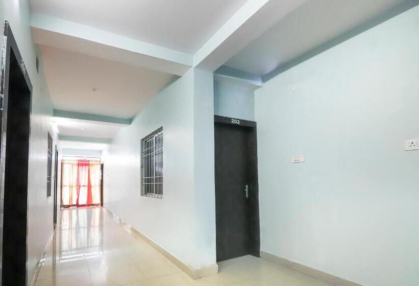 ホテル Oyo Royal Inn