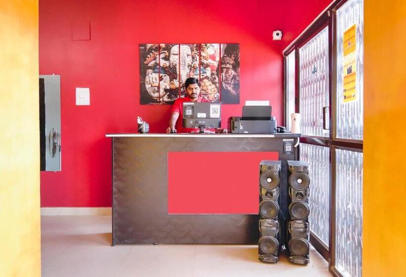 ホテル Oyo Royal Inn