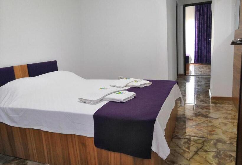 בית מלון כפרי Prestige Beach