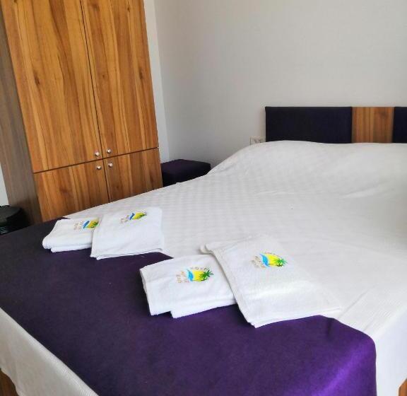 בית מלון כפרי Prestige Beach