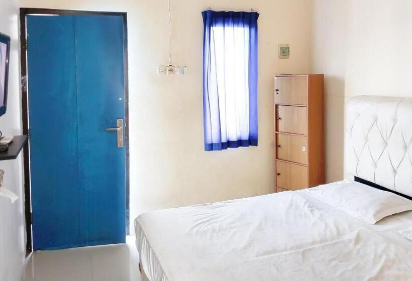 Отель Richmond Guest House Cirebon Redpartner