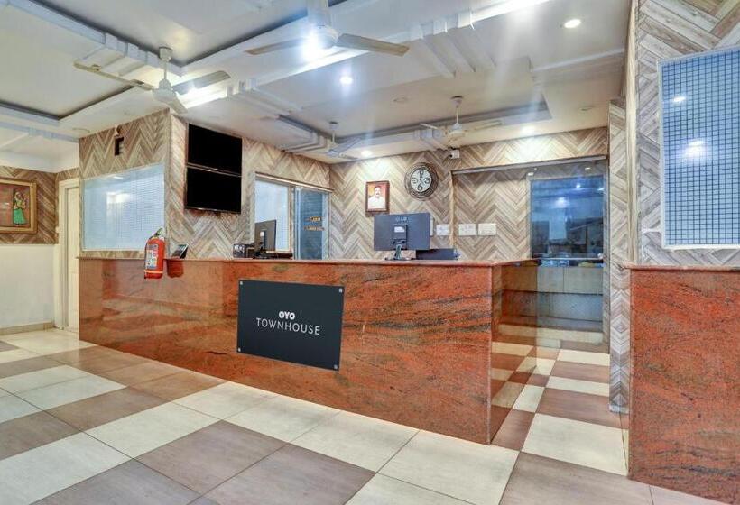 فندق Townhouse Eluru