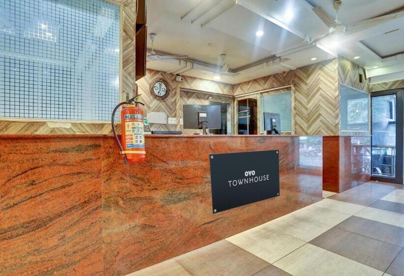 בית מלון כפרי Townhouse Eluru