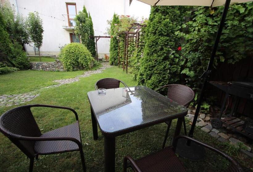 Pension (Hôtel basse catégorie) къща за гости джая