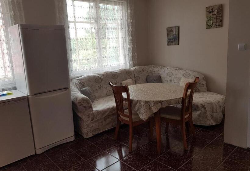 膳宿费 къща за гости саня