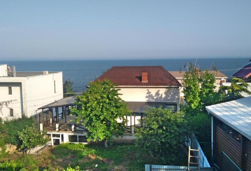 پانسیون уютный дом у моря