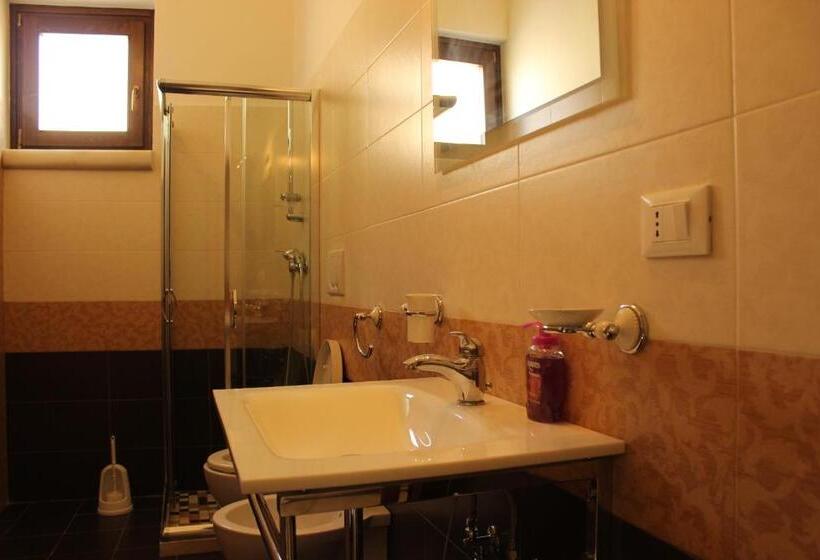 بنسيون Alla Corte Del Naif