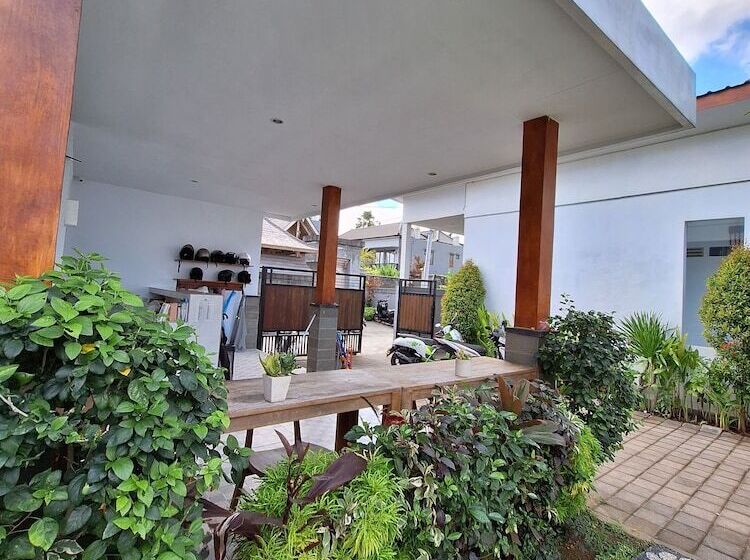 פנסיון Bonewood Guesthouse