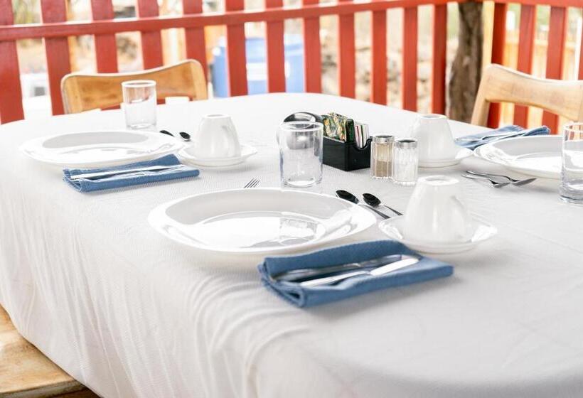 پانسیون Hostal Santa Maria