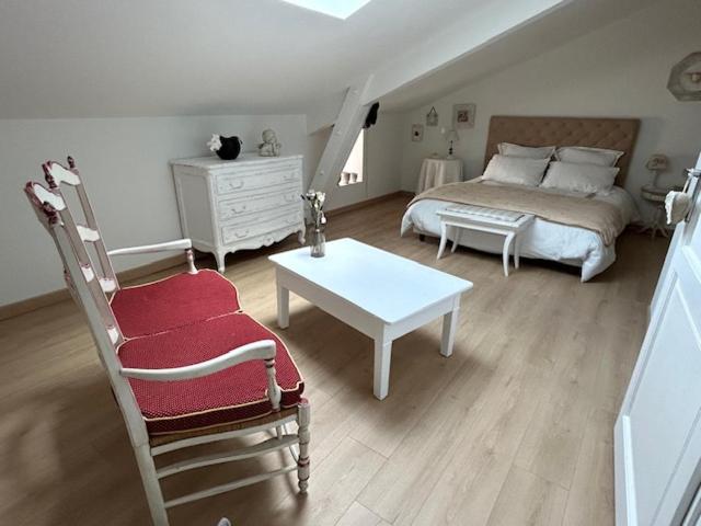 Пансион Les Chambres Claires Givry