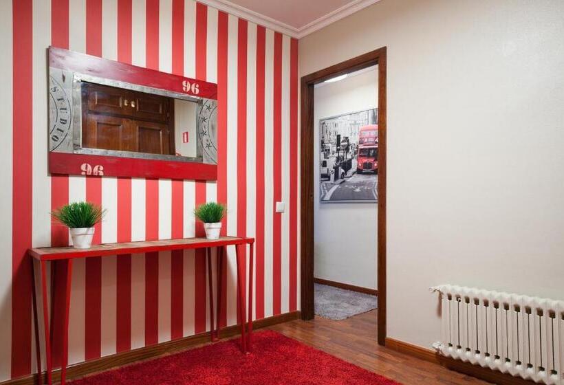 פנסיון Zafiro Suites