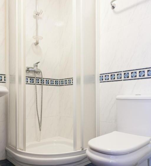 פנסיון Zafiro Suites